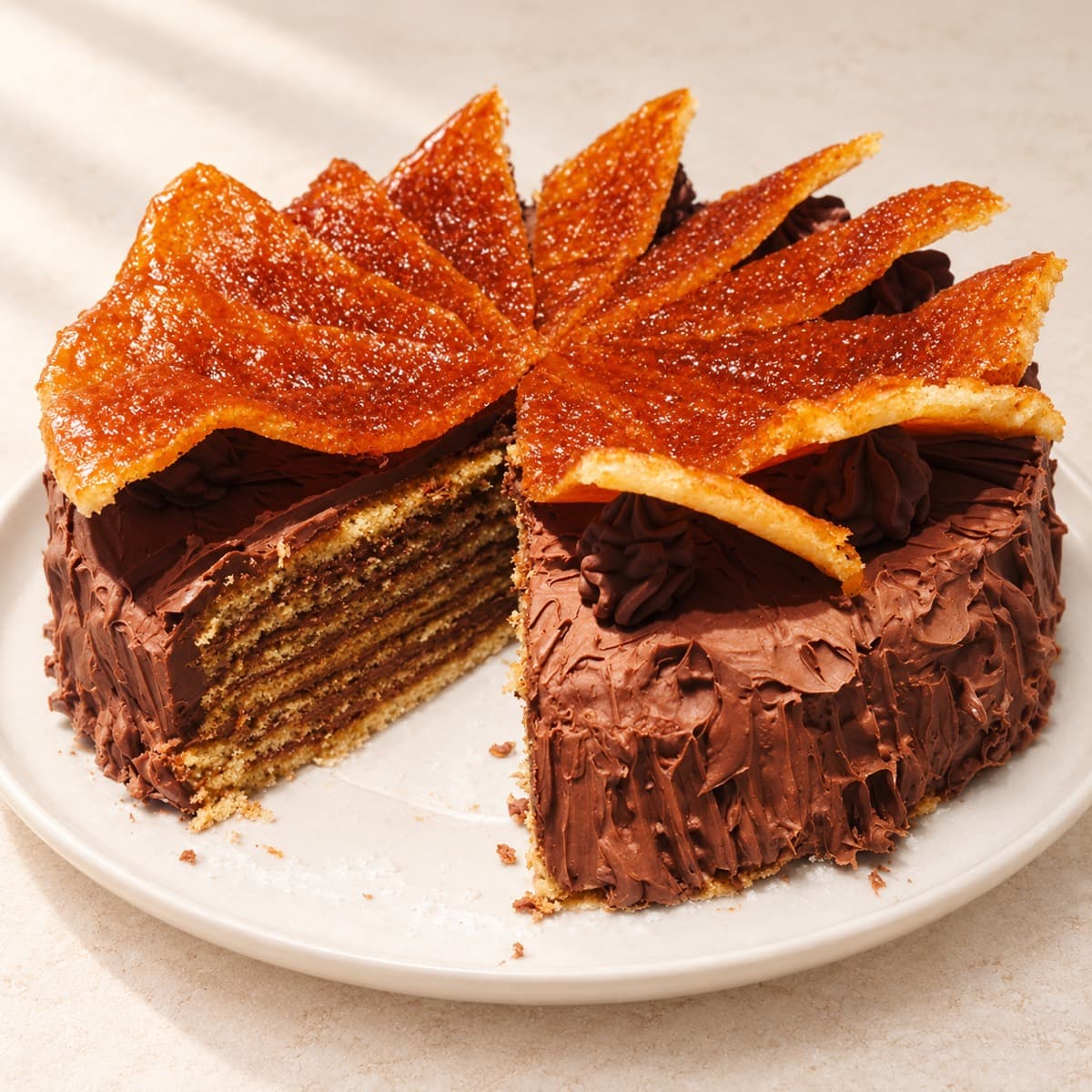 Torta al cioccolato con schegge di caramello